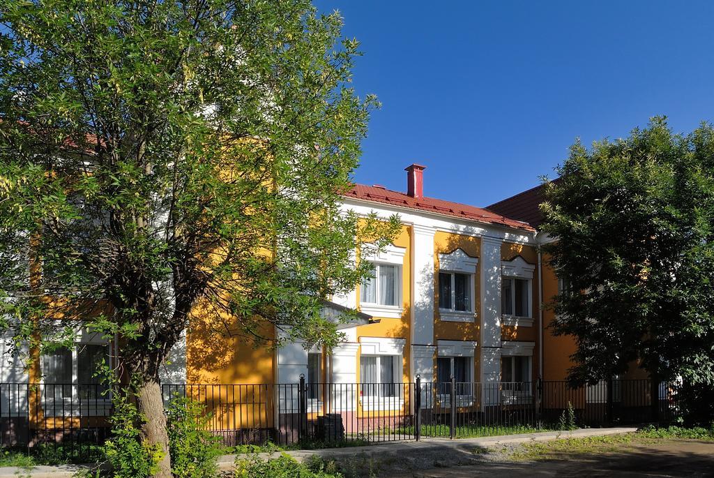 Hotel On Kazanskoy ルイビンスク エクステリア 写真